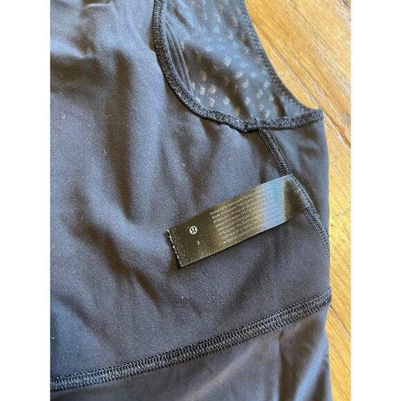 Lululemon Nulu and Mesh Yoga Tank Top Size 2 - Picture 5 of 5